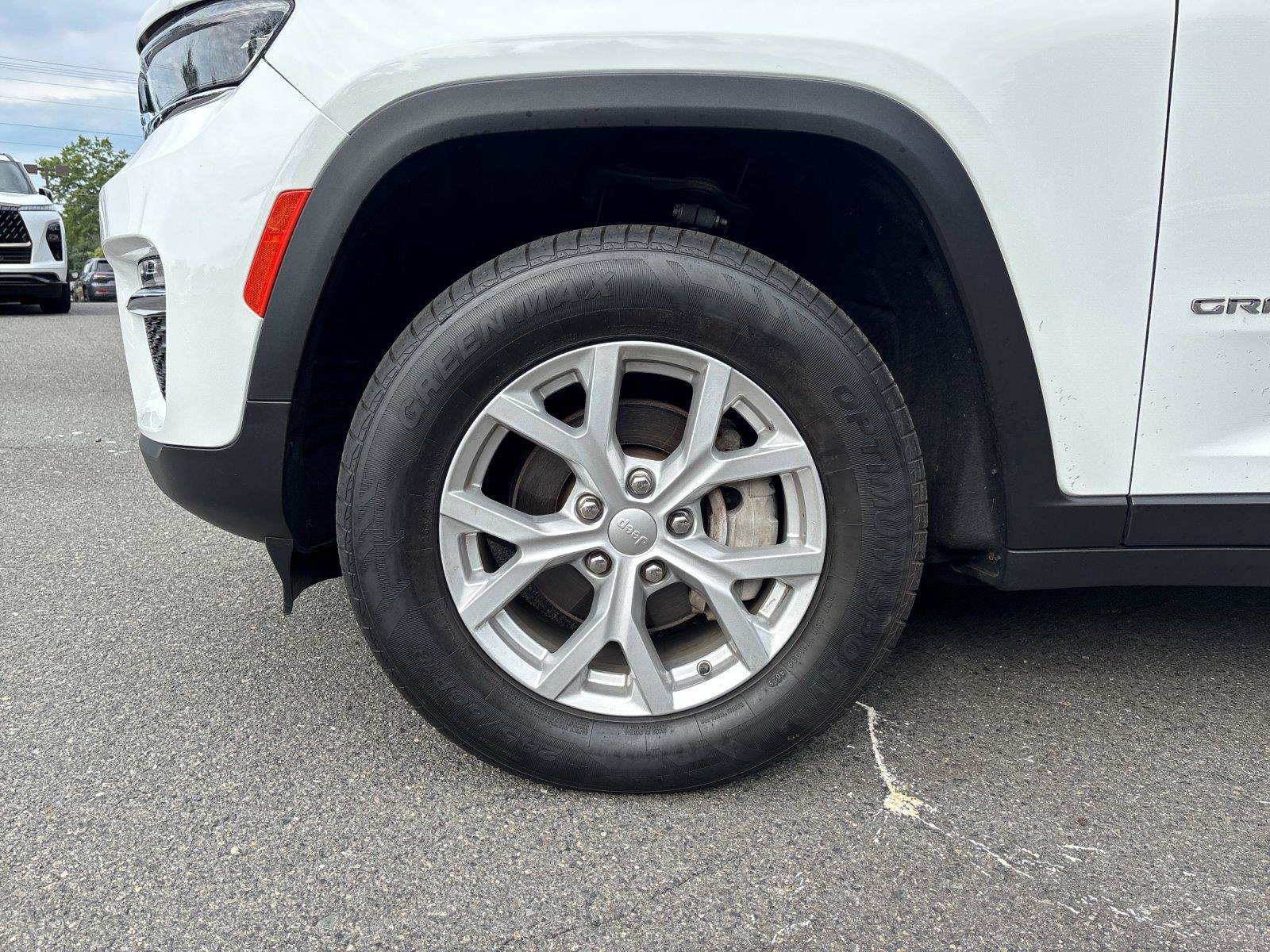 Used 2023 Jeep Grand Cherokee Limited AWD/4WD image 9