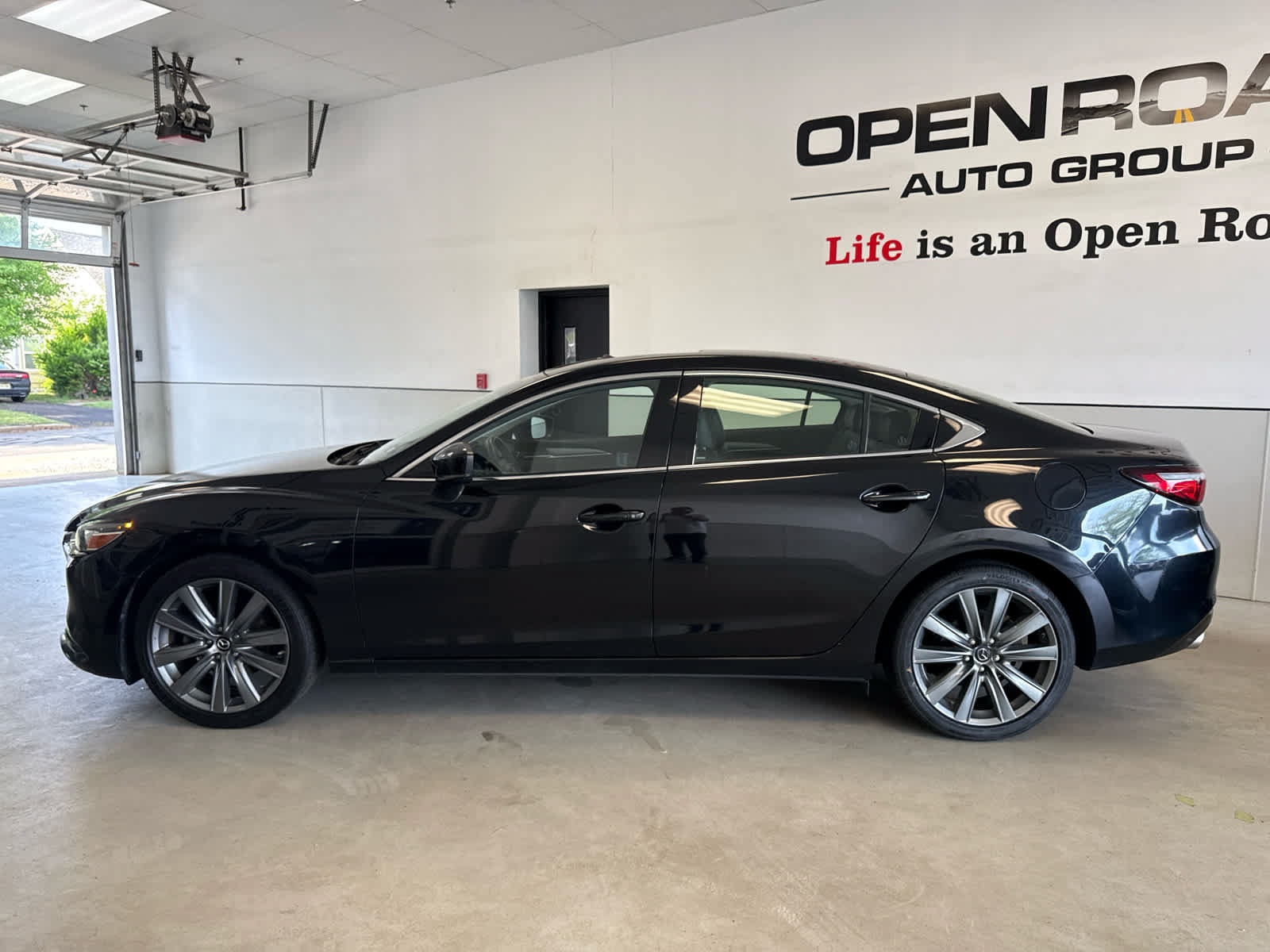 Used 2018 MAZDA MAZDA6 Touring FWD image 3