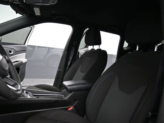 Used 2025 Jeep Compass Sport image 13