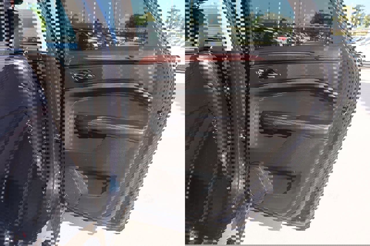 Used 2014 Cadillac SRX Performance w/ Driver Awareness Package image 14