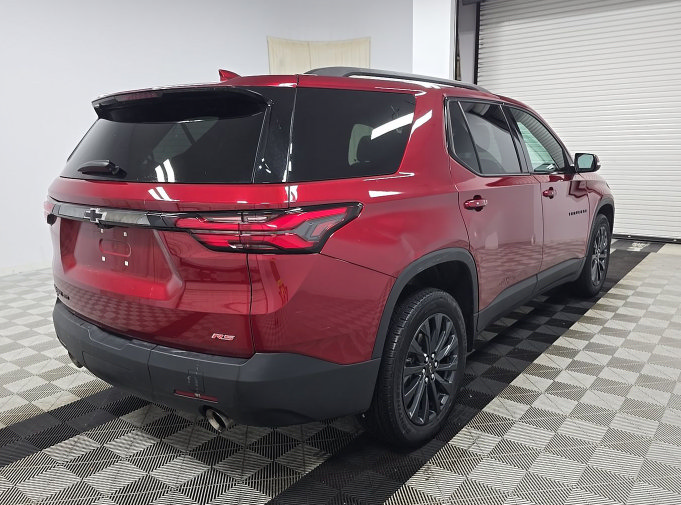 Used 2024 Chevrolet Traverse RS w/ LPO, Floor Liner Package AWD/4WD image 2