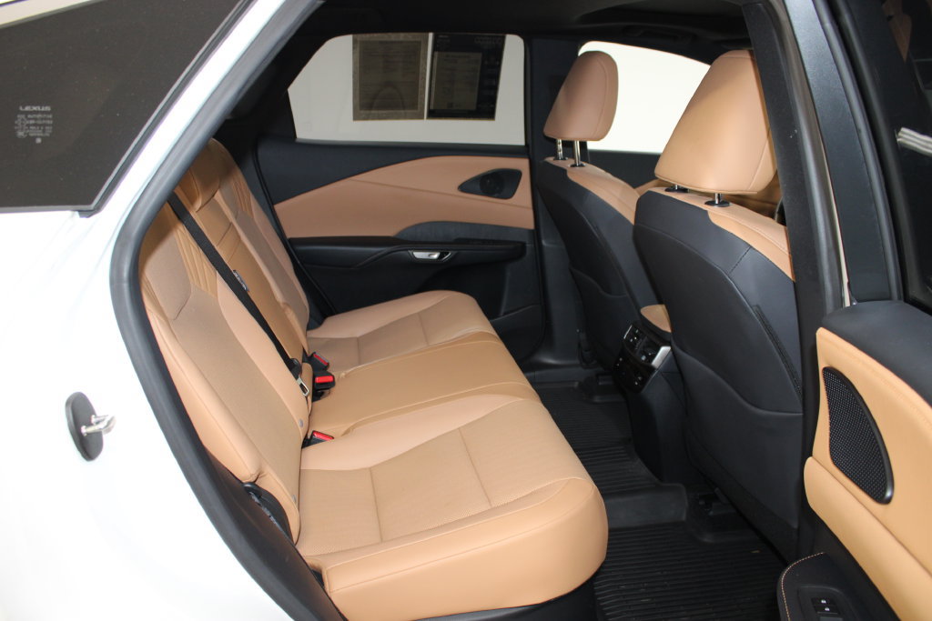 Used 2025 Lexus RX 350 Premium w/ Accessory Package (Z1) FWD image 31
