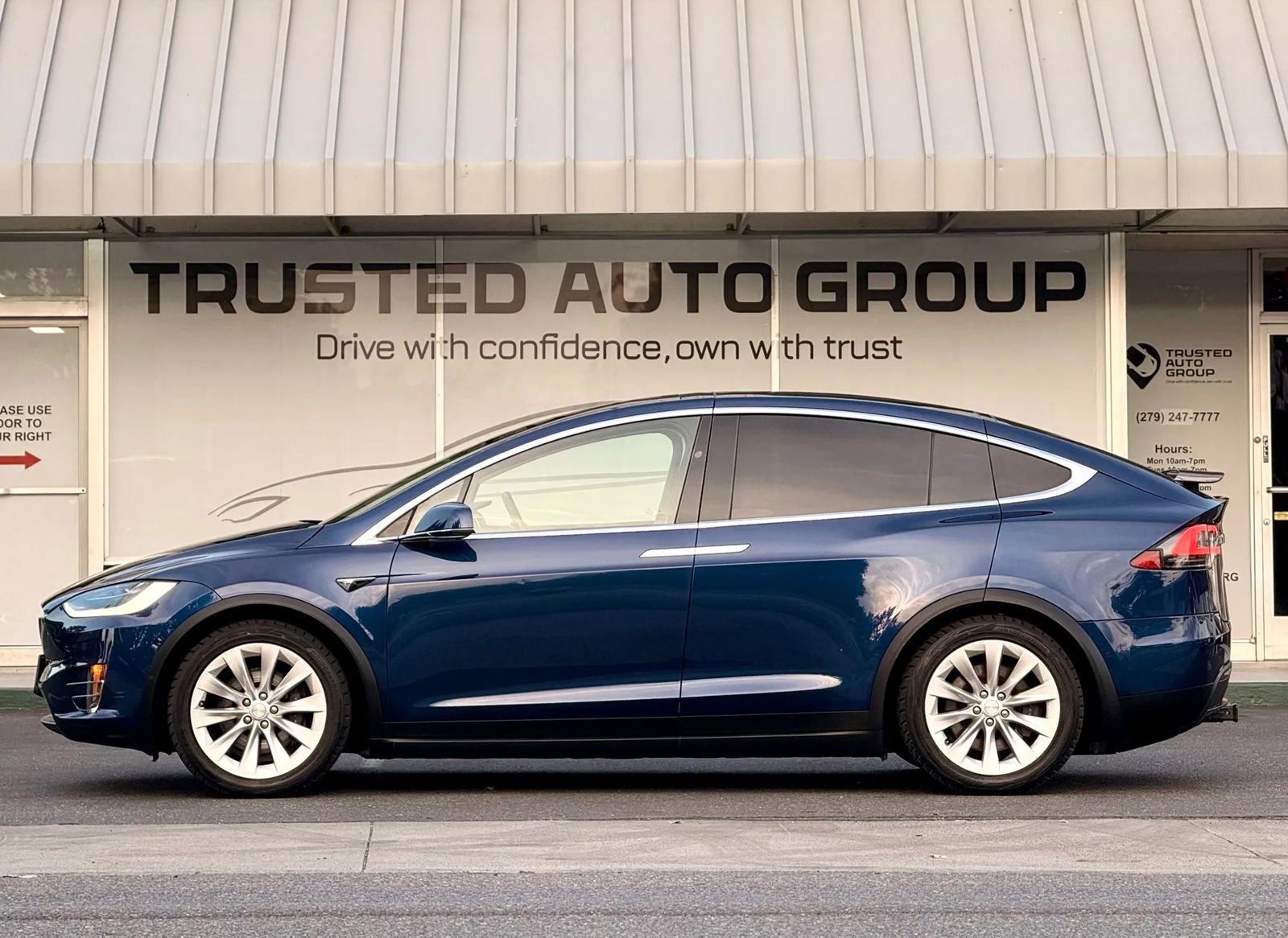 Used 2017 Tesla Model X 100D AWD/4WD image 6