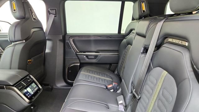Used 2025 Rivian R1S Adventure image 33