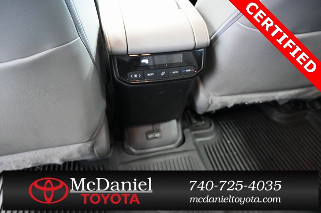 Certified 2023 Toyota Highlander XLE image 28