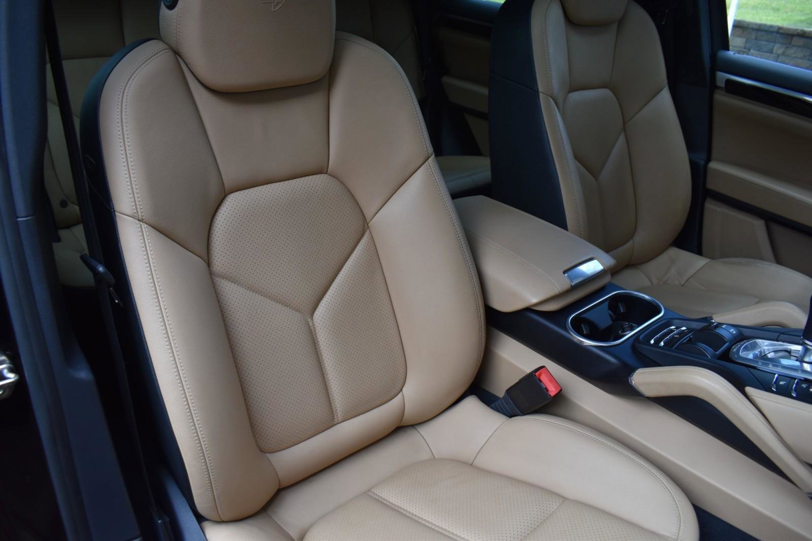 Used 2016 Porsche Cayenne image 37