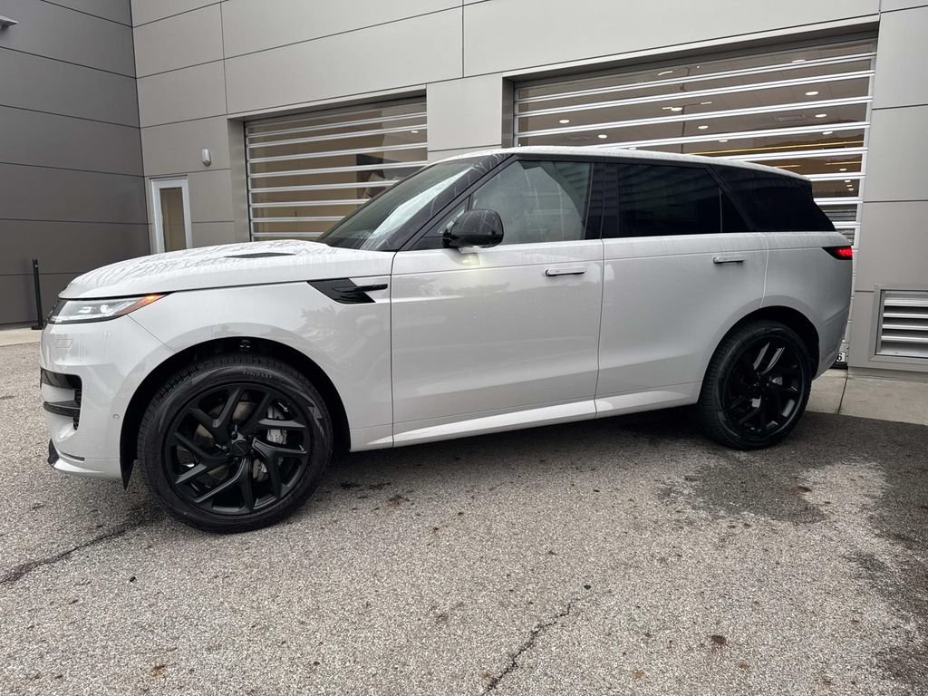 New 2026 Land Rover Range Rover Sport Dynamic SE AWD/4WD image 3