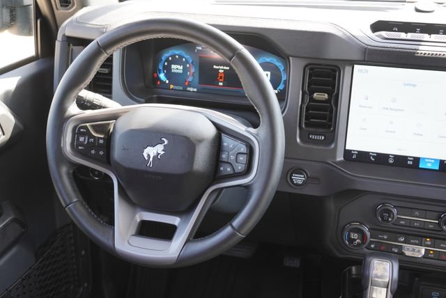 Used 2025 Ford Bronco Badlands w/ Sasquatch Package AWD/4WD image 14
