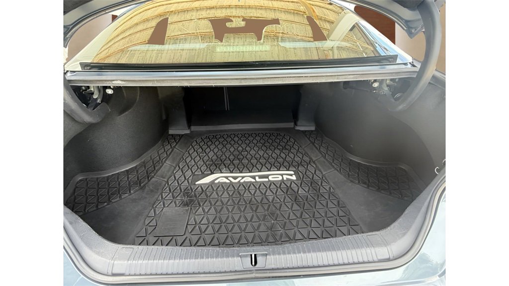 Used 2020 Toyota Avalon Touring image 14