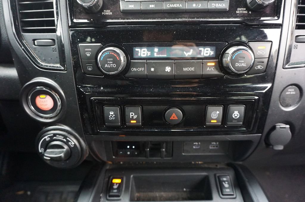 Used 2021 Nissan Titan PRO-4X w/ Pro-4x Convenience Package image 13