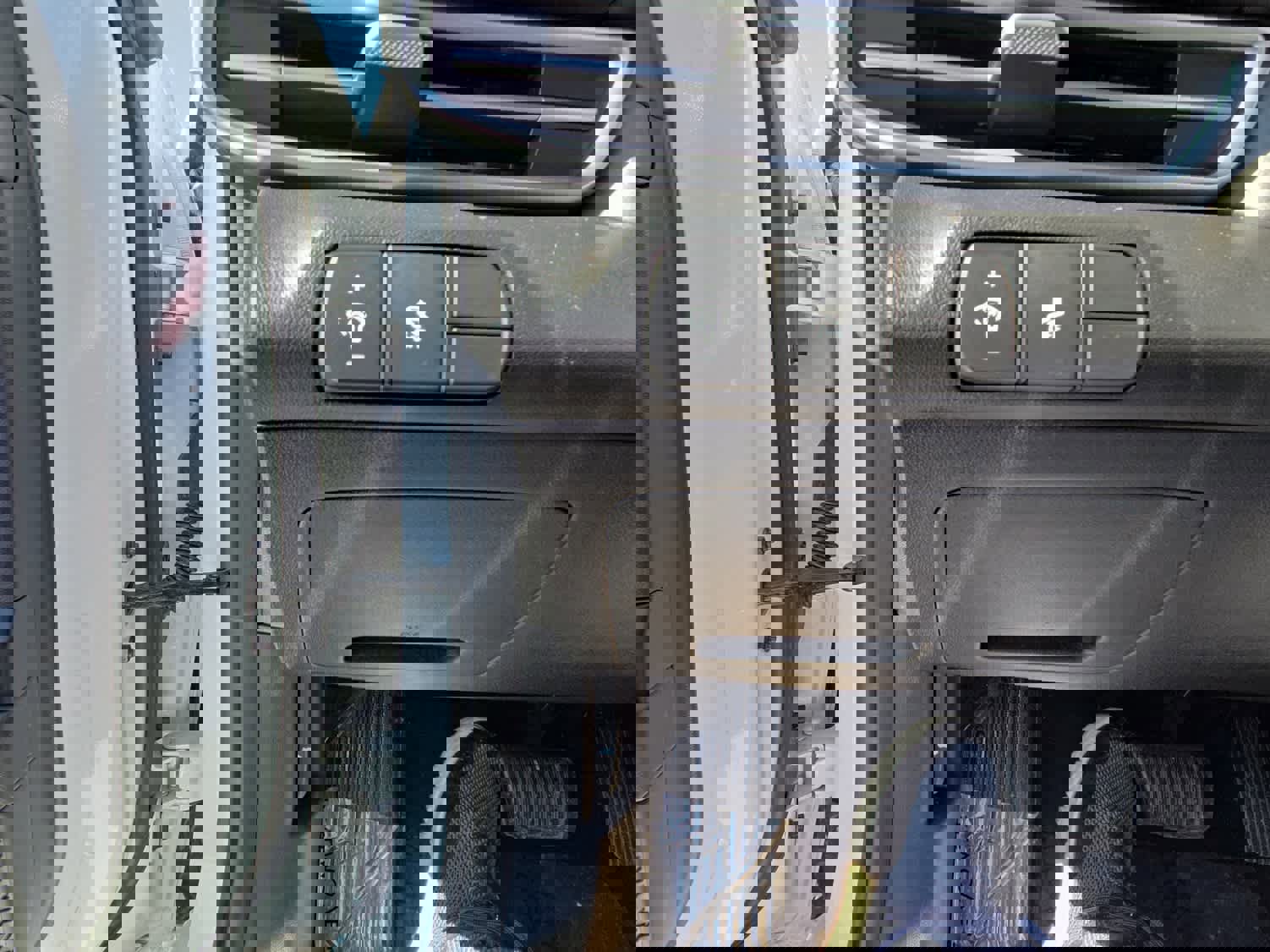 Used 2024 Hyundai Elantra SEL image 14