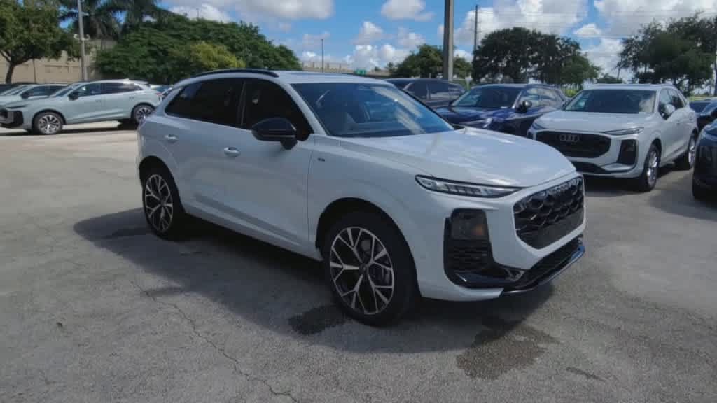 New 2026 Audi Q3 quattro 2.0T AWD/4WD image 2