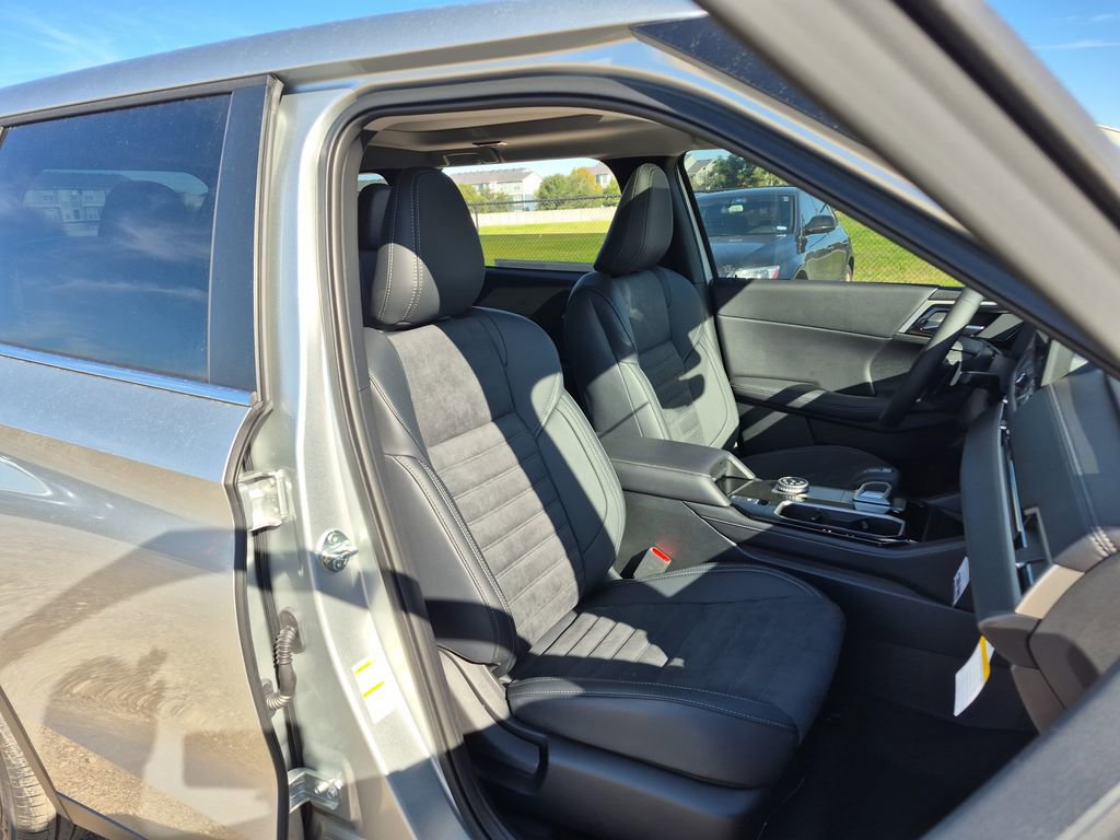 New 2026 Mitsubishi Outlander SE image 23