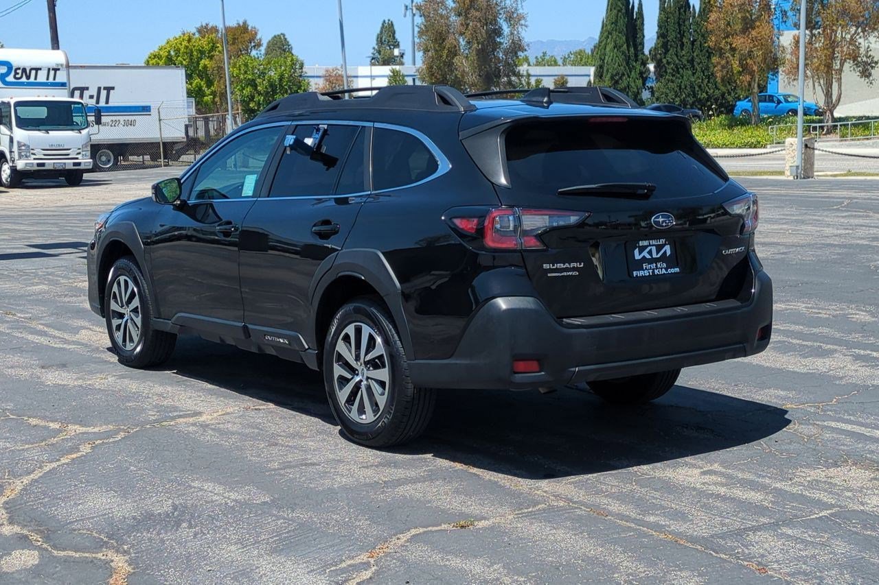 Used 2024 Subaru Outback Premium AWD/4WD image 8