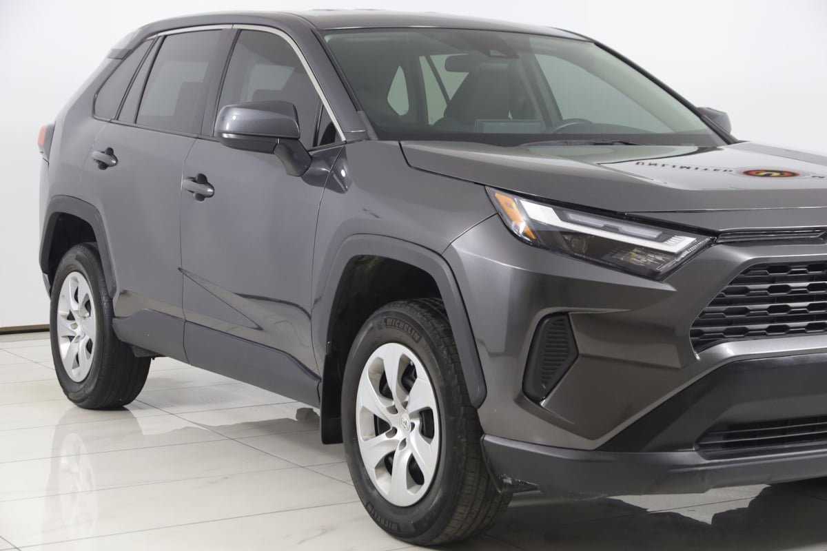 Used 2024 Toyota RAV4 LE FWD image 32