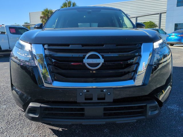Used 2025 Nissan Pathfinder SV image 9