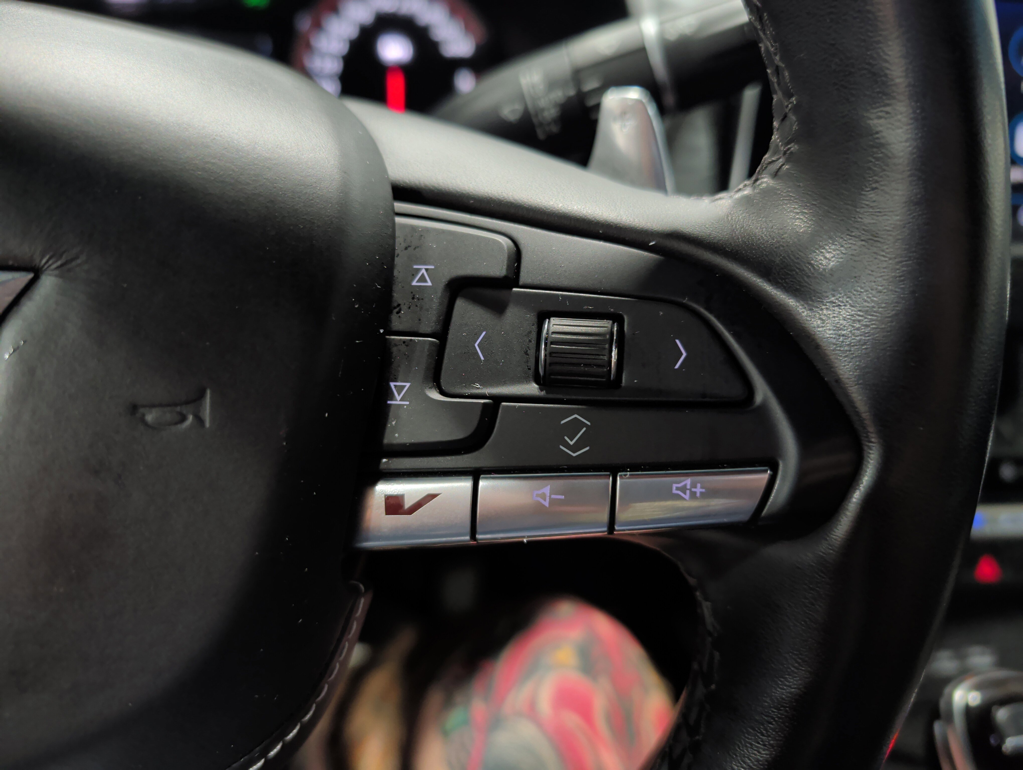 Used 2022 Cadillac CT4 V image 10