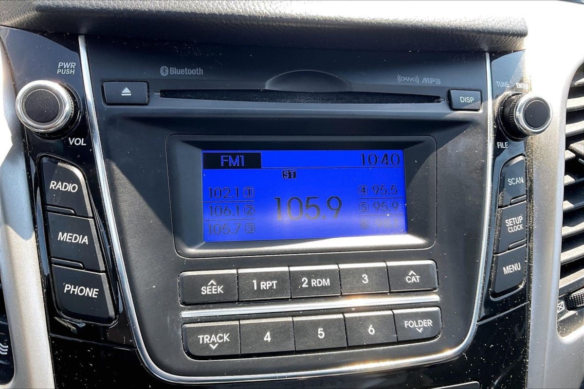 Used 2017 Hyundai Elantra GT FWD image 21