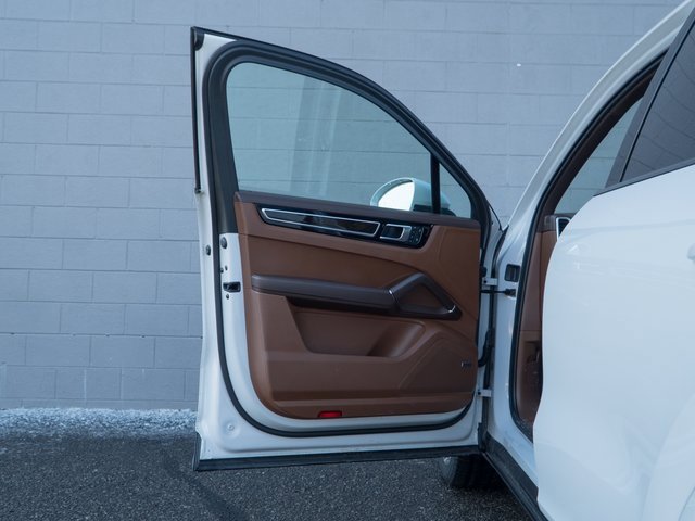 Certified 2023 Porsche Cayenne S Platinum image 15