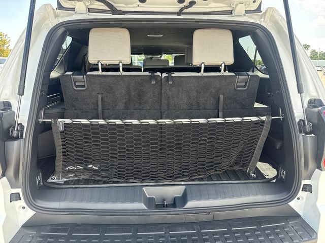 Used 2025 Toyota 4Runner SR5 AWD/4WD image 5
