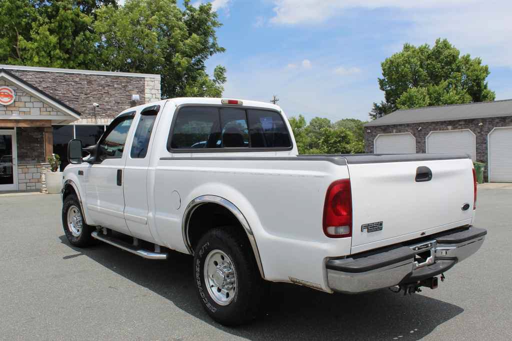 Used 2001 Ford F250 Lariat RWD image 10