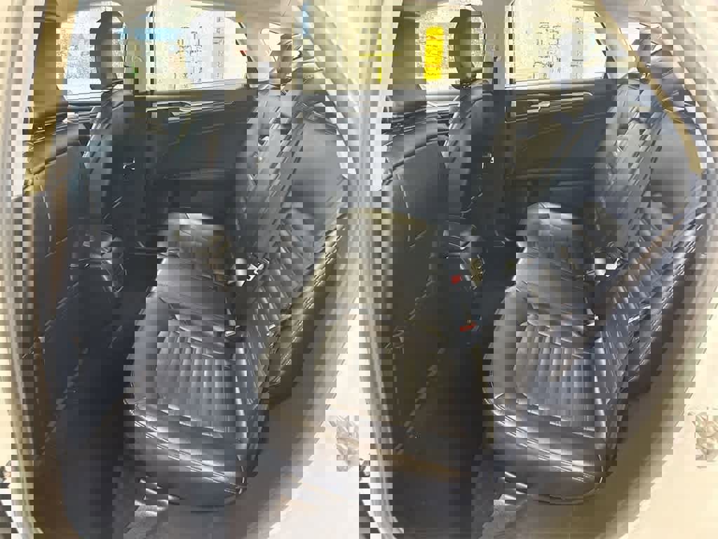 Used 2017 Ford Fusion SE image 20