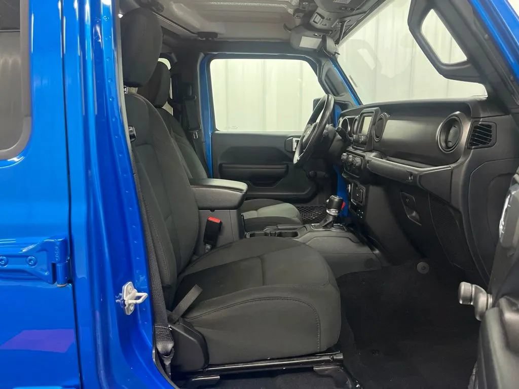 Used 2021 Jeep Gladiator Sport AWD/4WD image 11