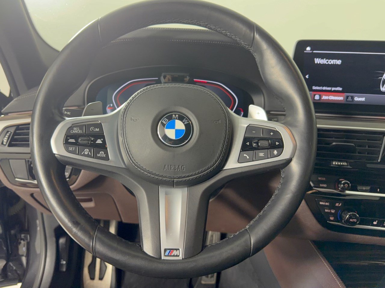 Used 2021 BMW M550i xDrive w/ Executive Package AWD/4WD image 10