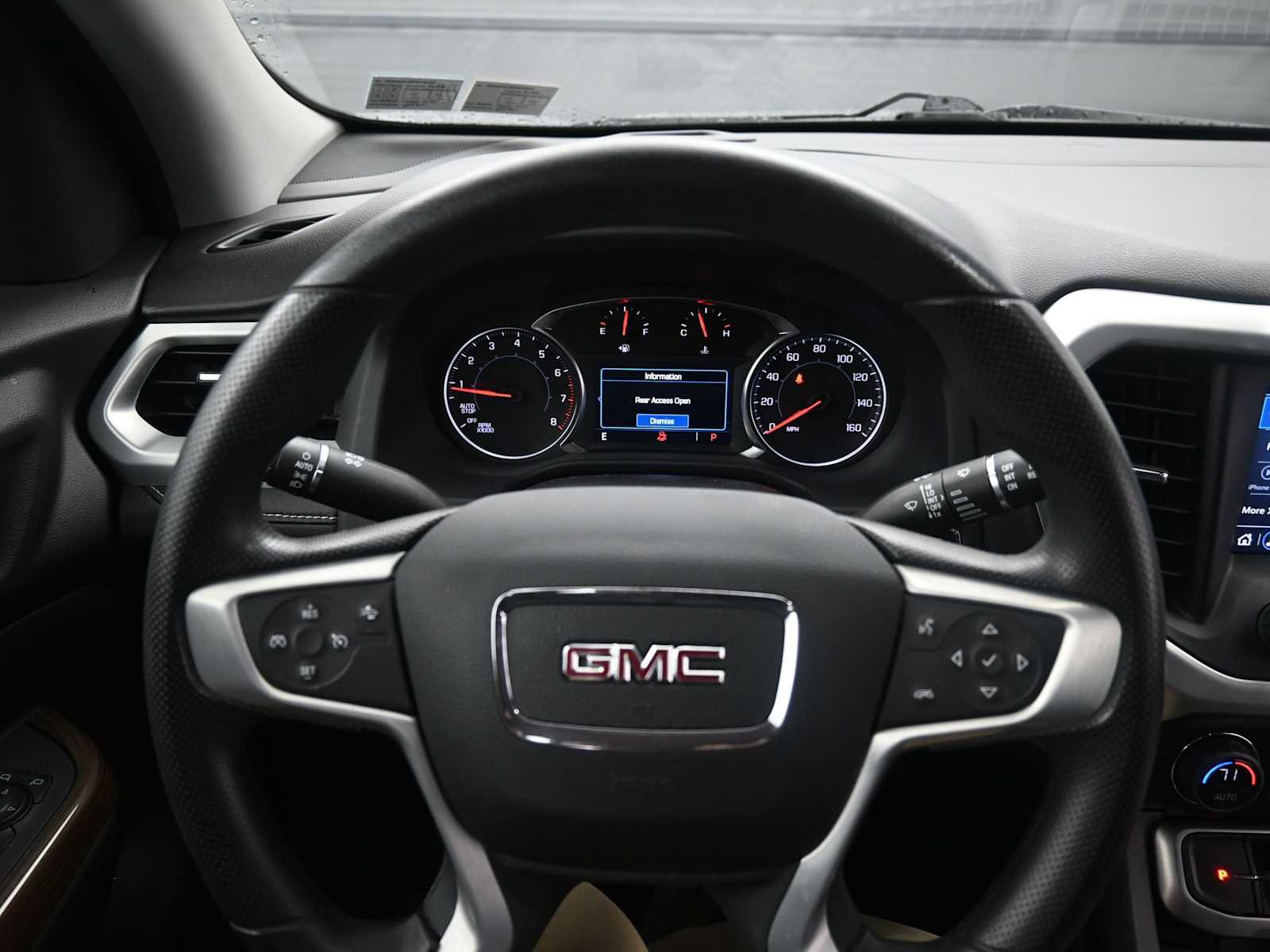 Used 2023 GMC Acadia SLE image 11