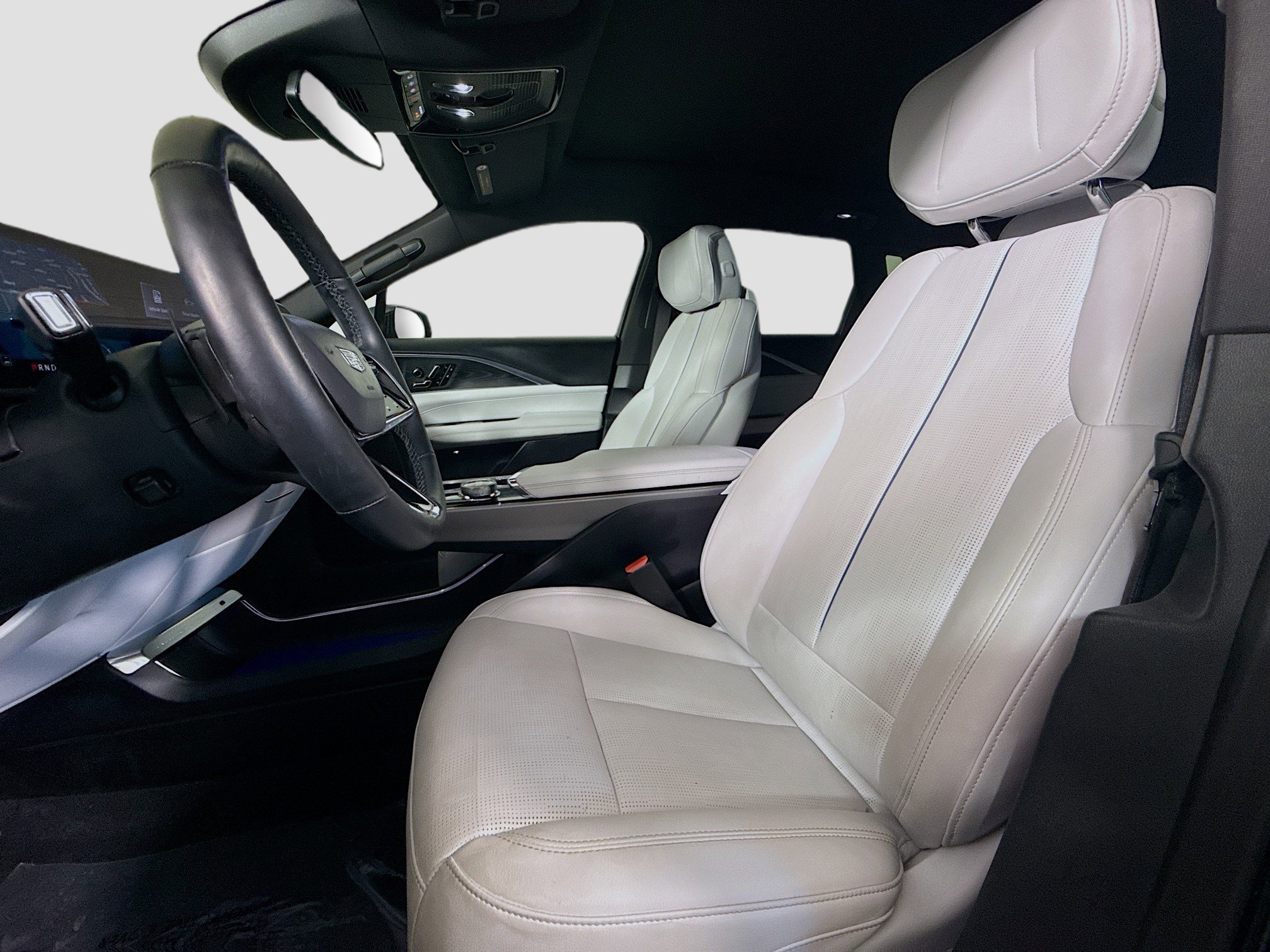 Used 2025 Cadillac Lyriq Luxury w/ LPO, Floor Liner Package image 22