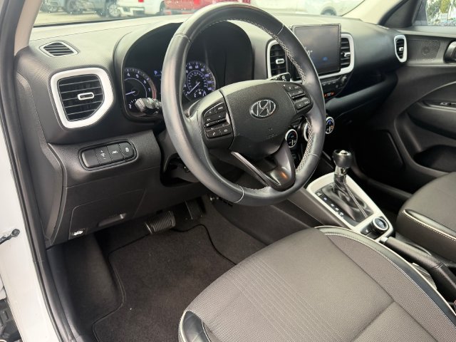 Used 2022 Hyundai Venue Limited w/ Cargo Package FWD image 12