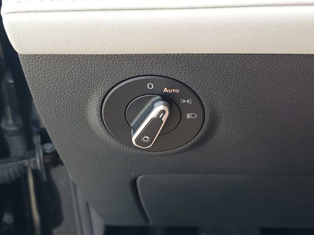 Used 2025 Volkswagen Taos SE w/ Panoramic Sunroof Package image 28