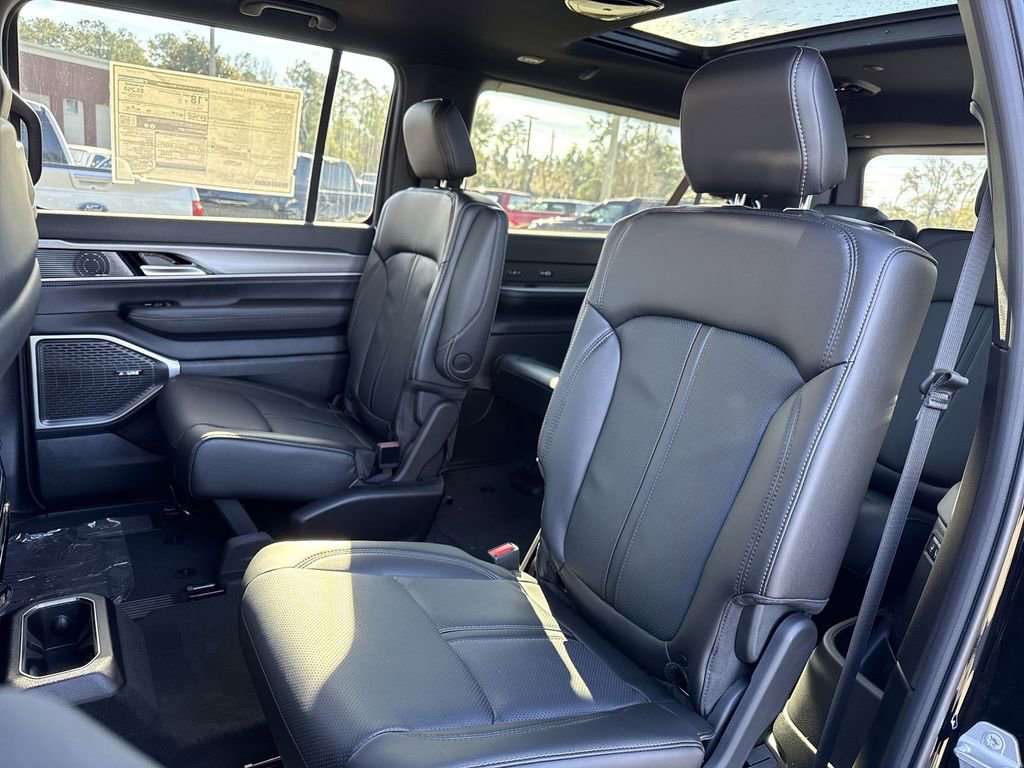 New 2026 Jeep Grand Wagoneer L 4WD w/ Premium Group I image 25