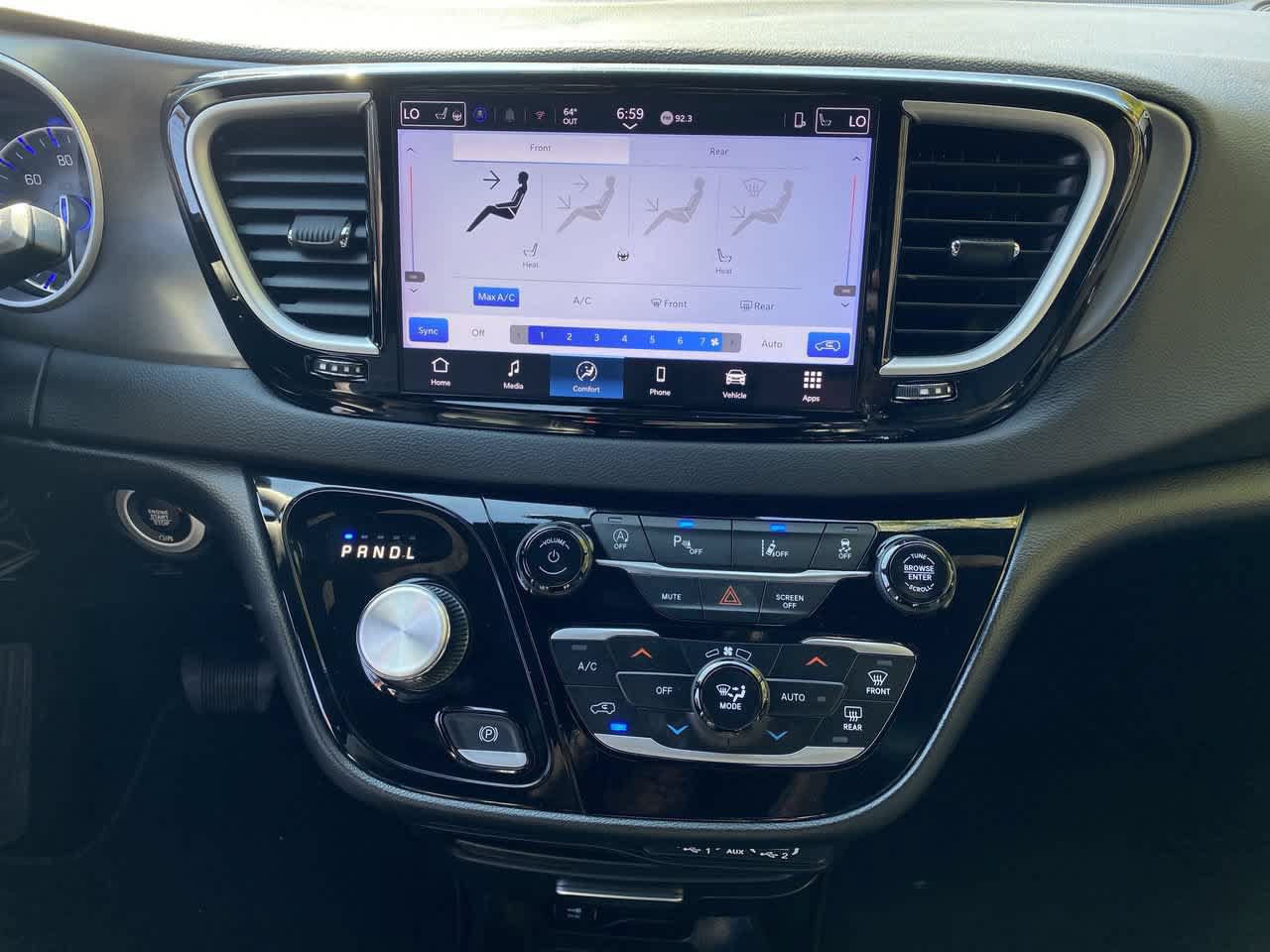 Used 2025 Chrysler Pacifica Select FWD image 24