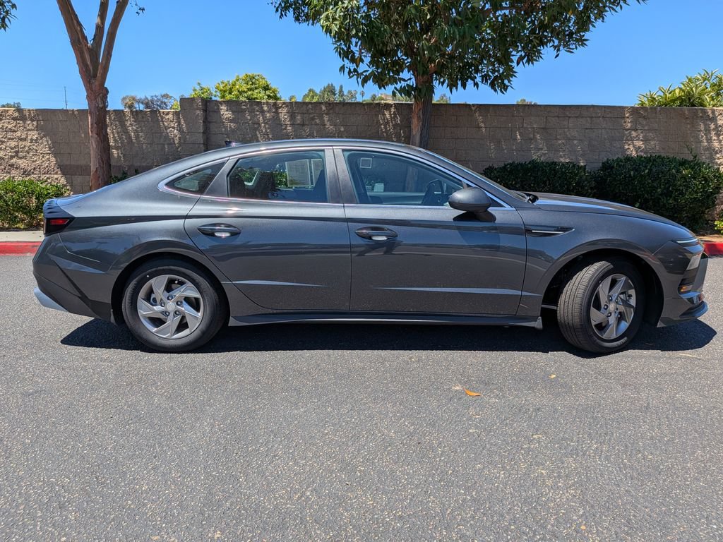 Used 2026 Hyundai Sonata SE FWD image 9