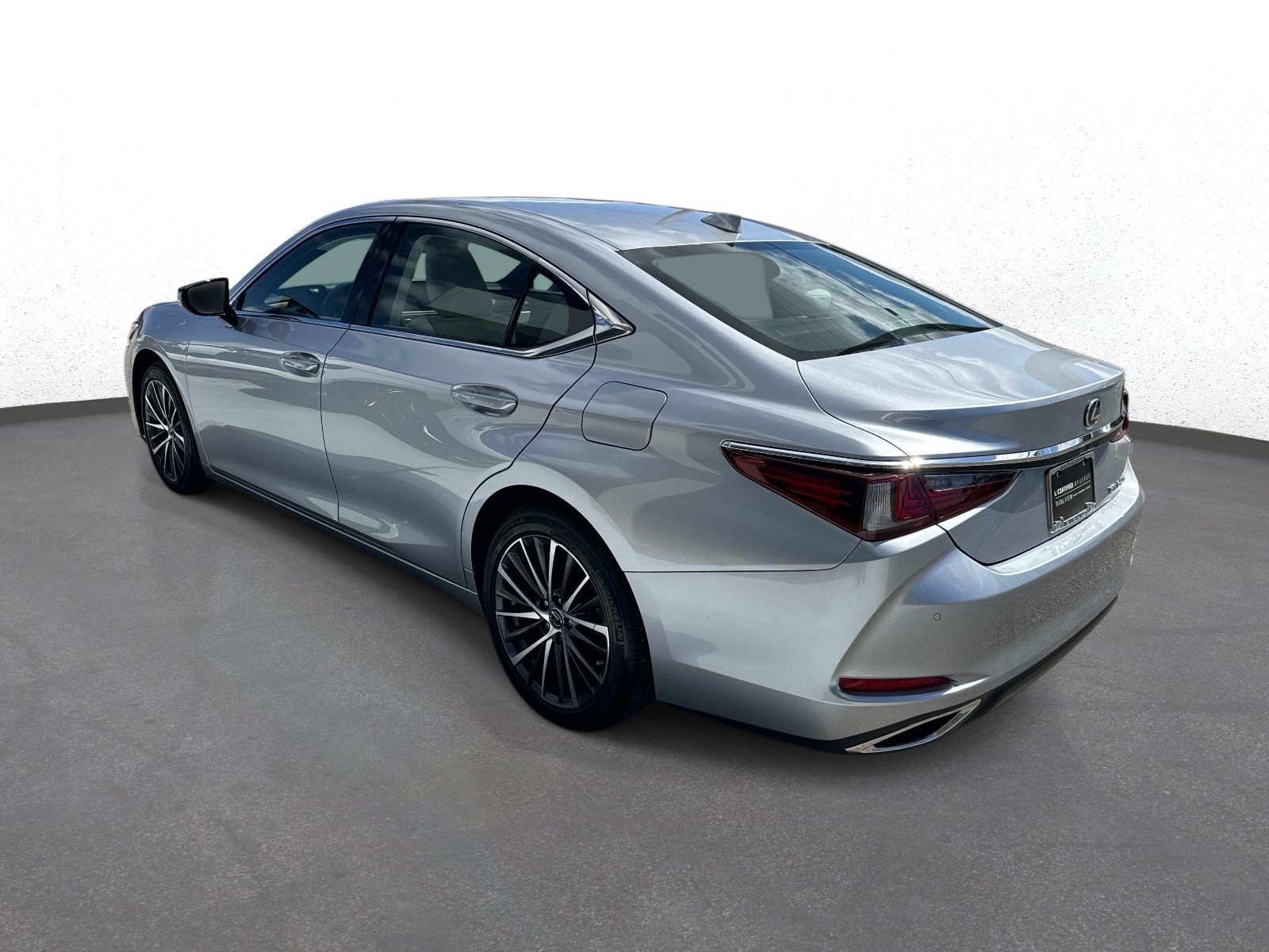 Certified 2024 Lexus ES 350 w/ Premium Package FWD image 5