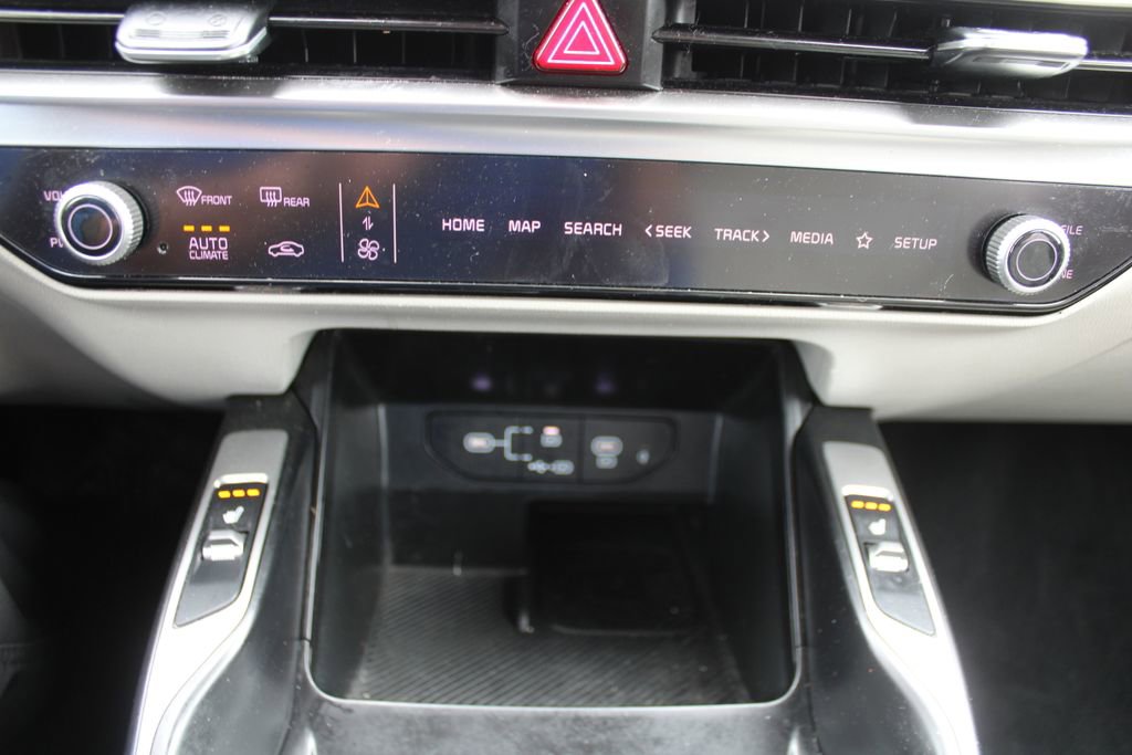 Certified 2025 Kia Sorento S w/ Panoramic Sunroof Package image 43