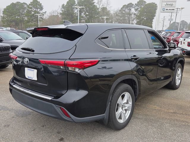 Used 2023 Toyota Highlander L image 12