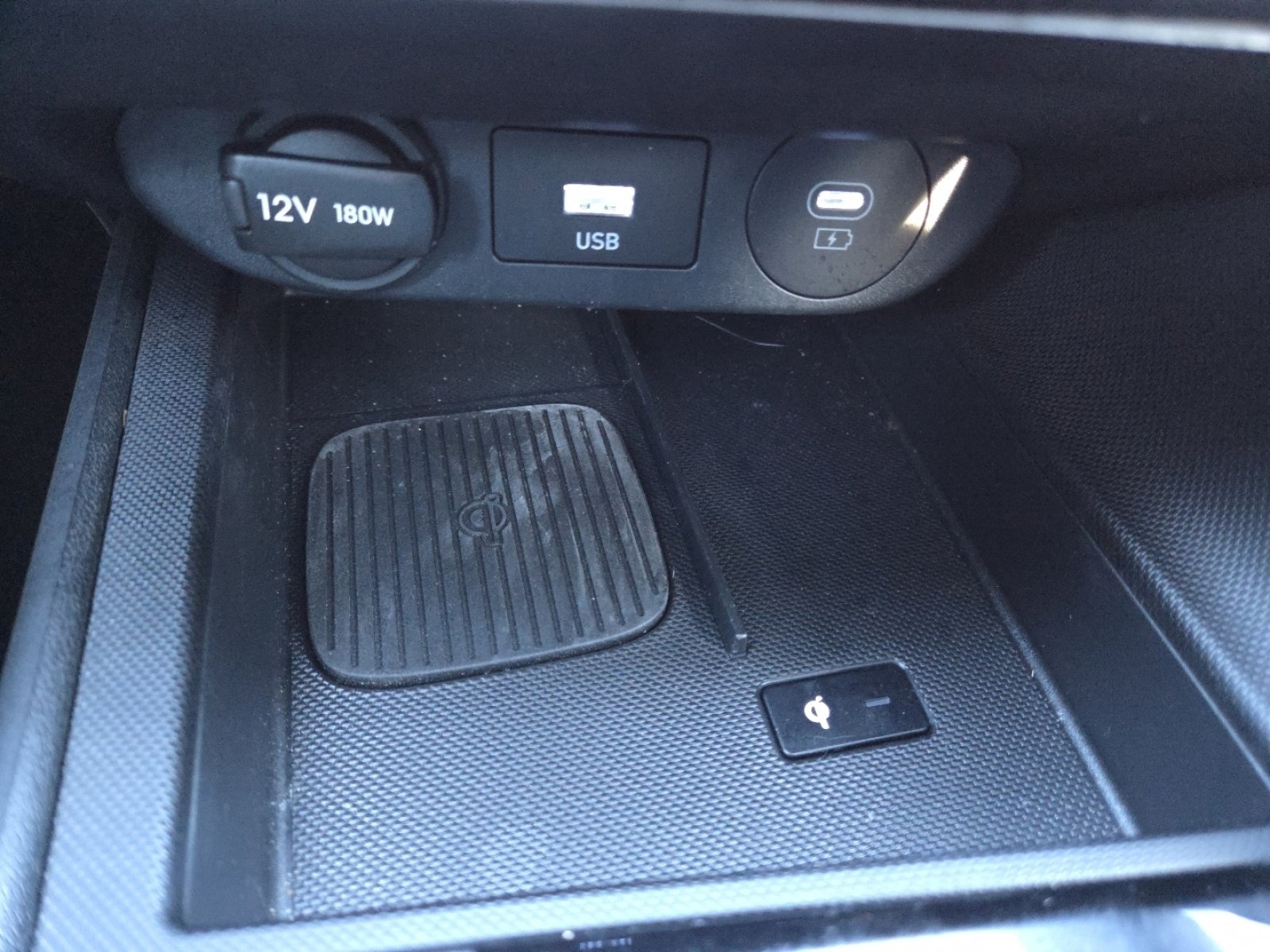 Used 2025 Hyundai Elantra SEL image 11