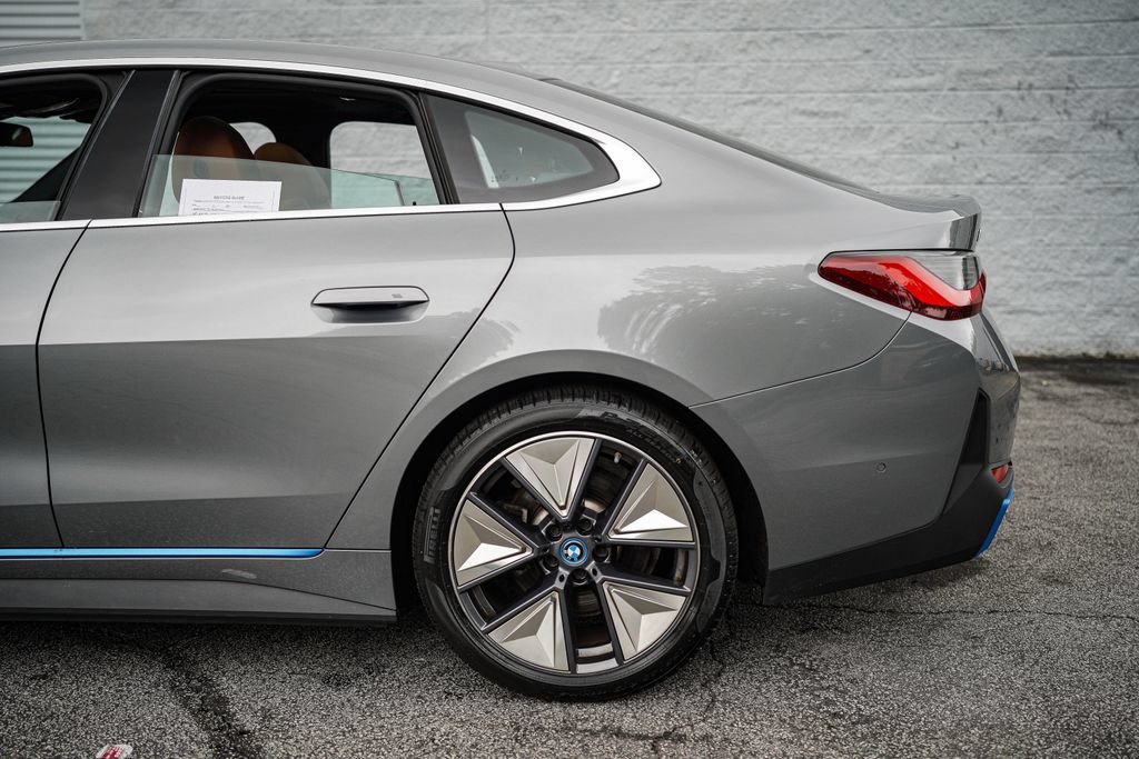 Used 2023 BMW i4 eDrive35 RWD image 11