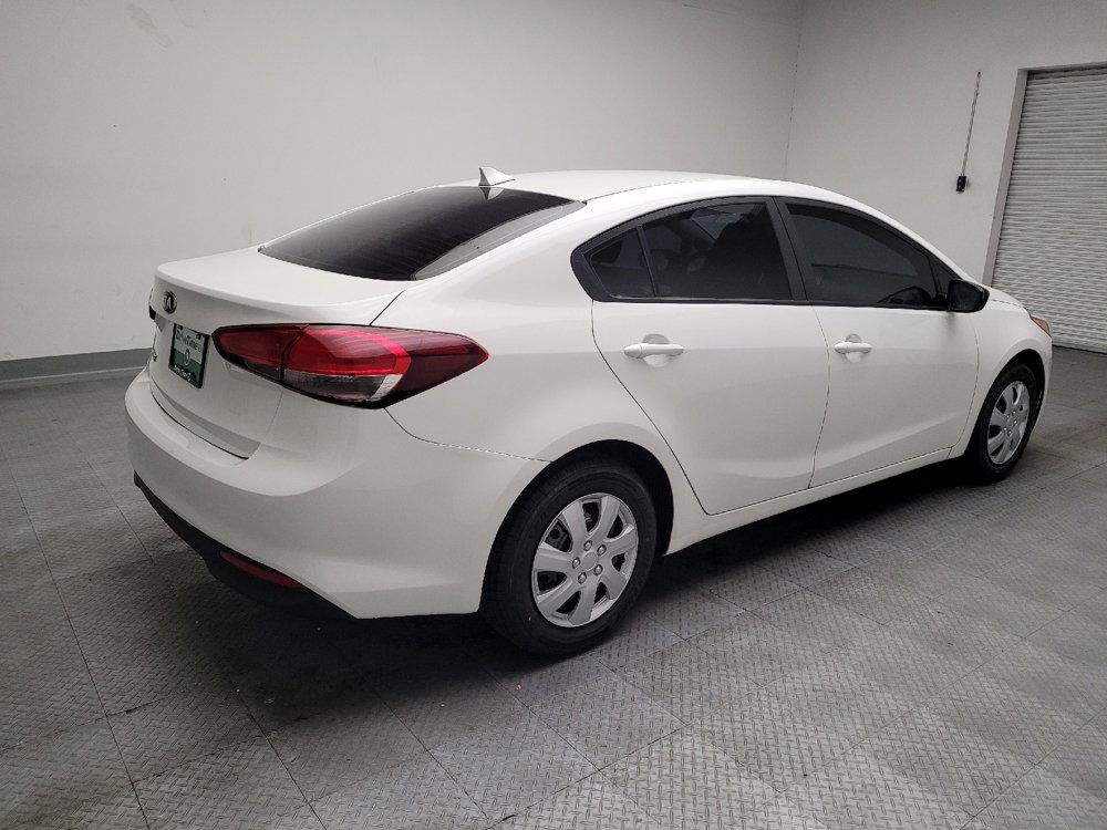 Used 2017 Kia Forte LX image 9