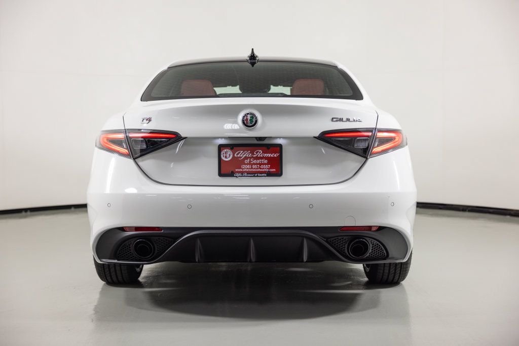 New 2026 Alfa Romeo Giulia AWD image 9