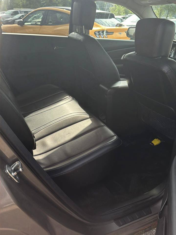 Used 2011 GMC Terrain SLT FWD image 10