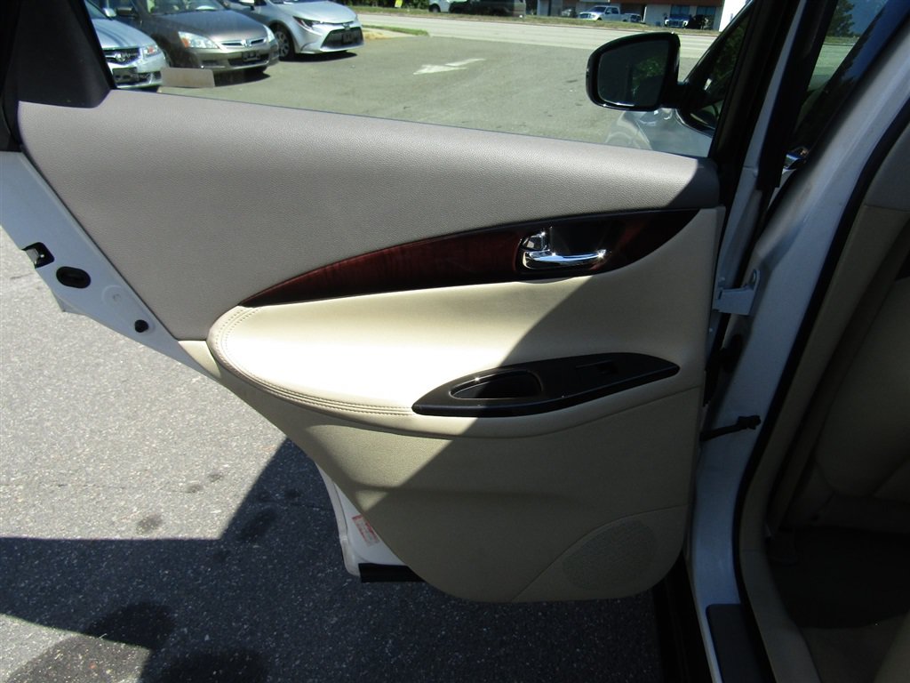 Used 2014 INFINITI QX50 Journey w/ Premium Package AWD/4WD image 16