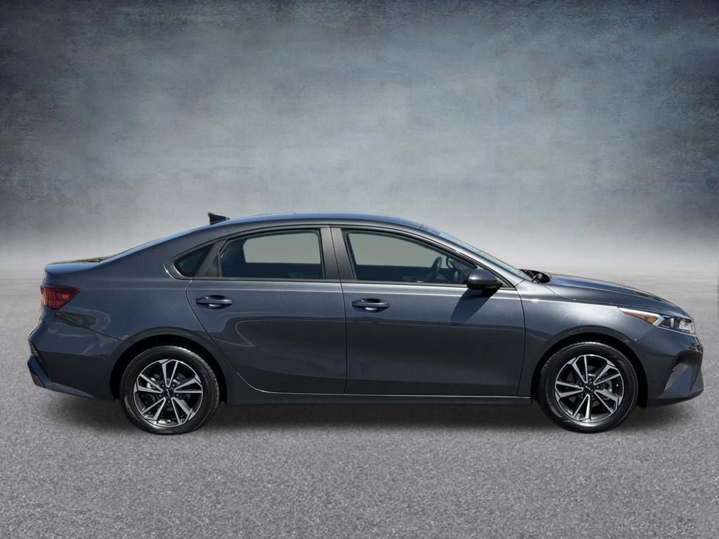 Used 2024 Kia Forte LXS FWD image 2