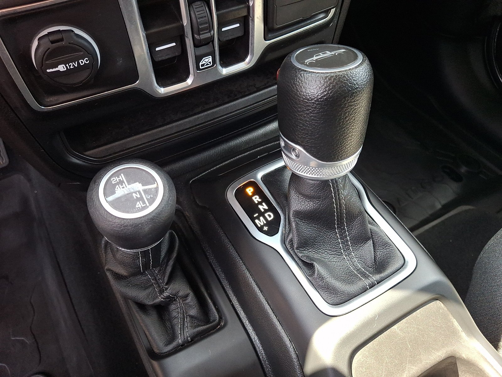Certified 2024 Jeep Gladiator Sport AWD/4WD image 14