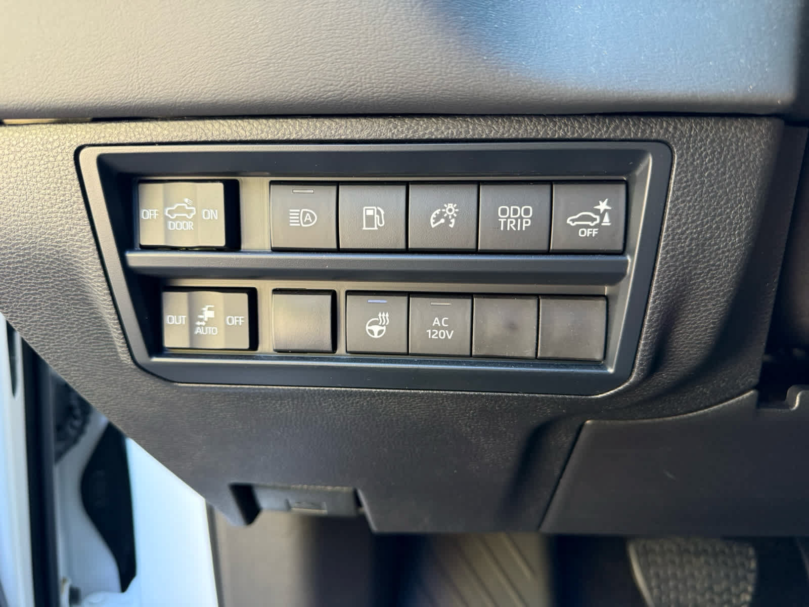Used 2025 Toyota Tundra Platinum AWD/4WD image 12