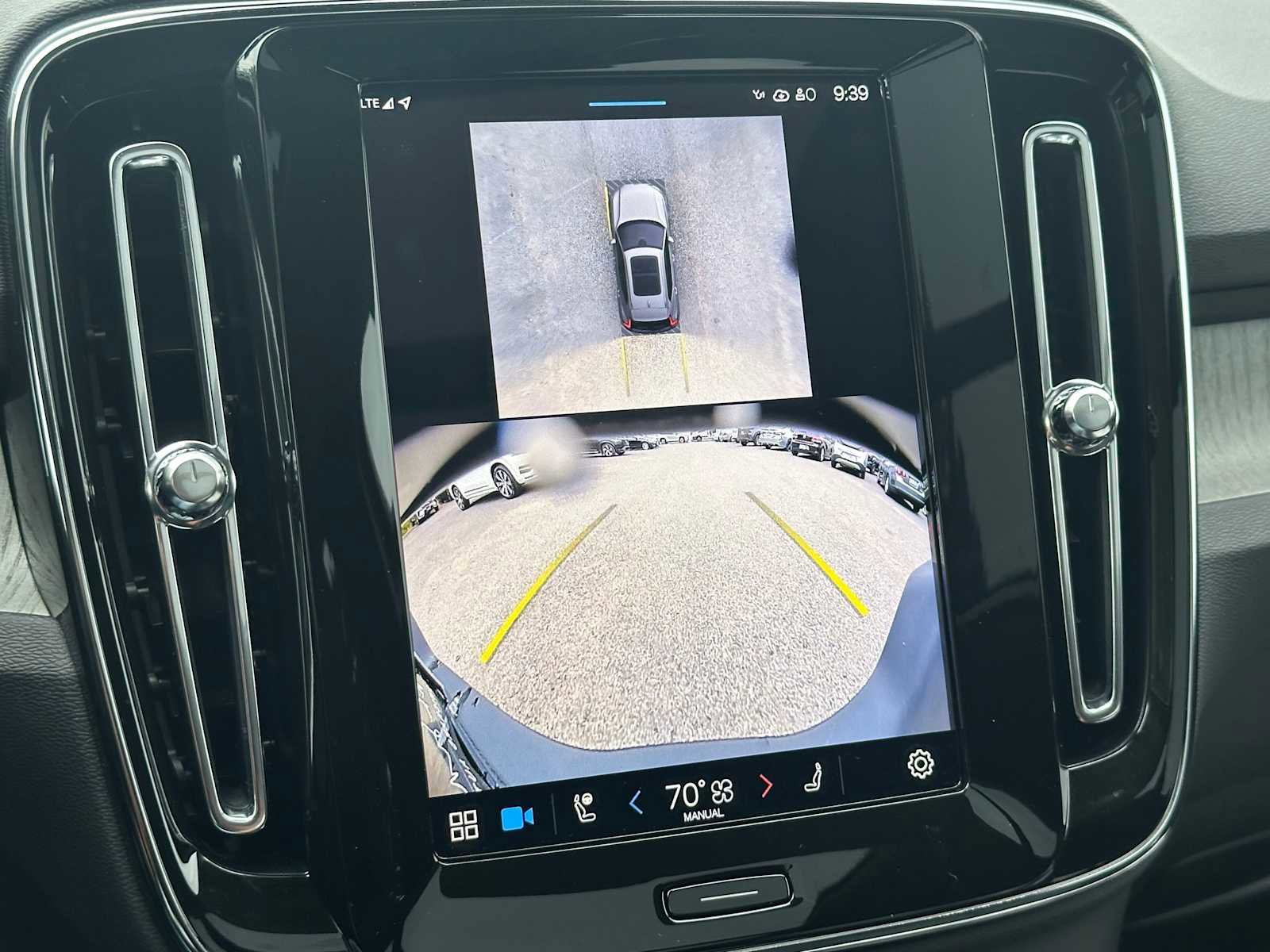 Used 2025 Volvo XC40 B5 Plus w/ Climate Package image 25