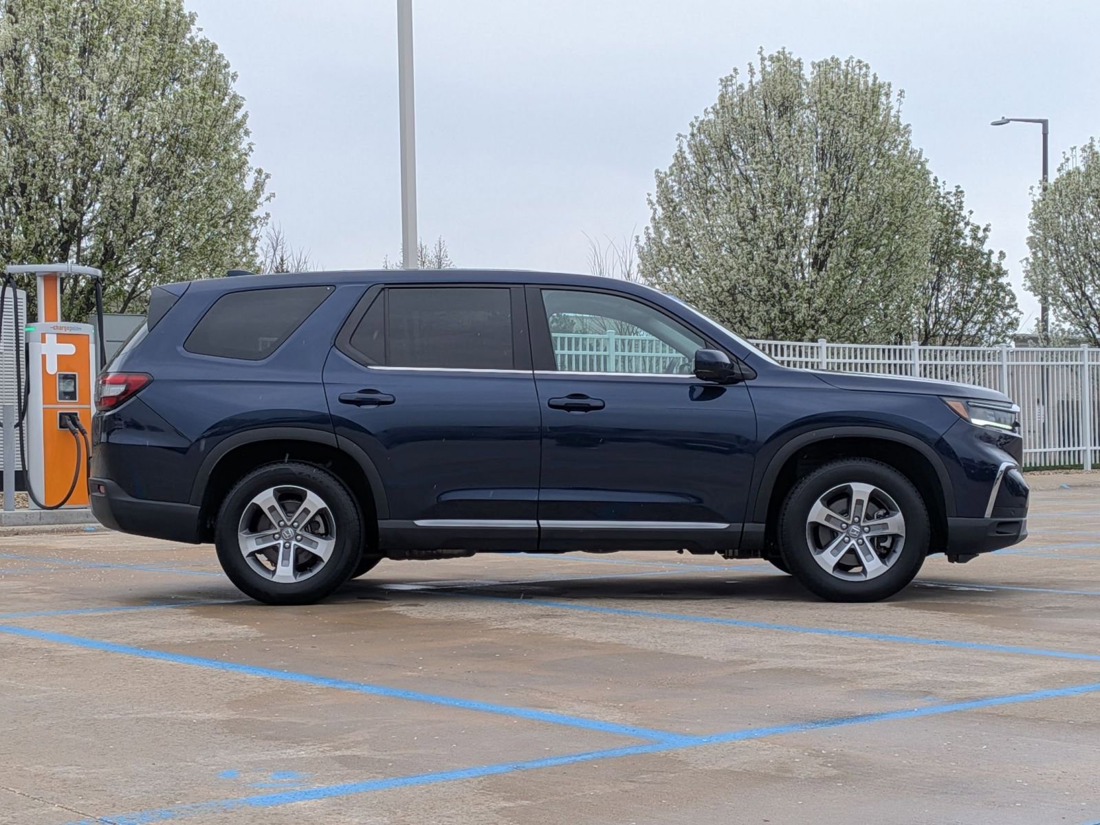 Used 2025 Honda Pilot EX-L image 5