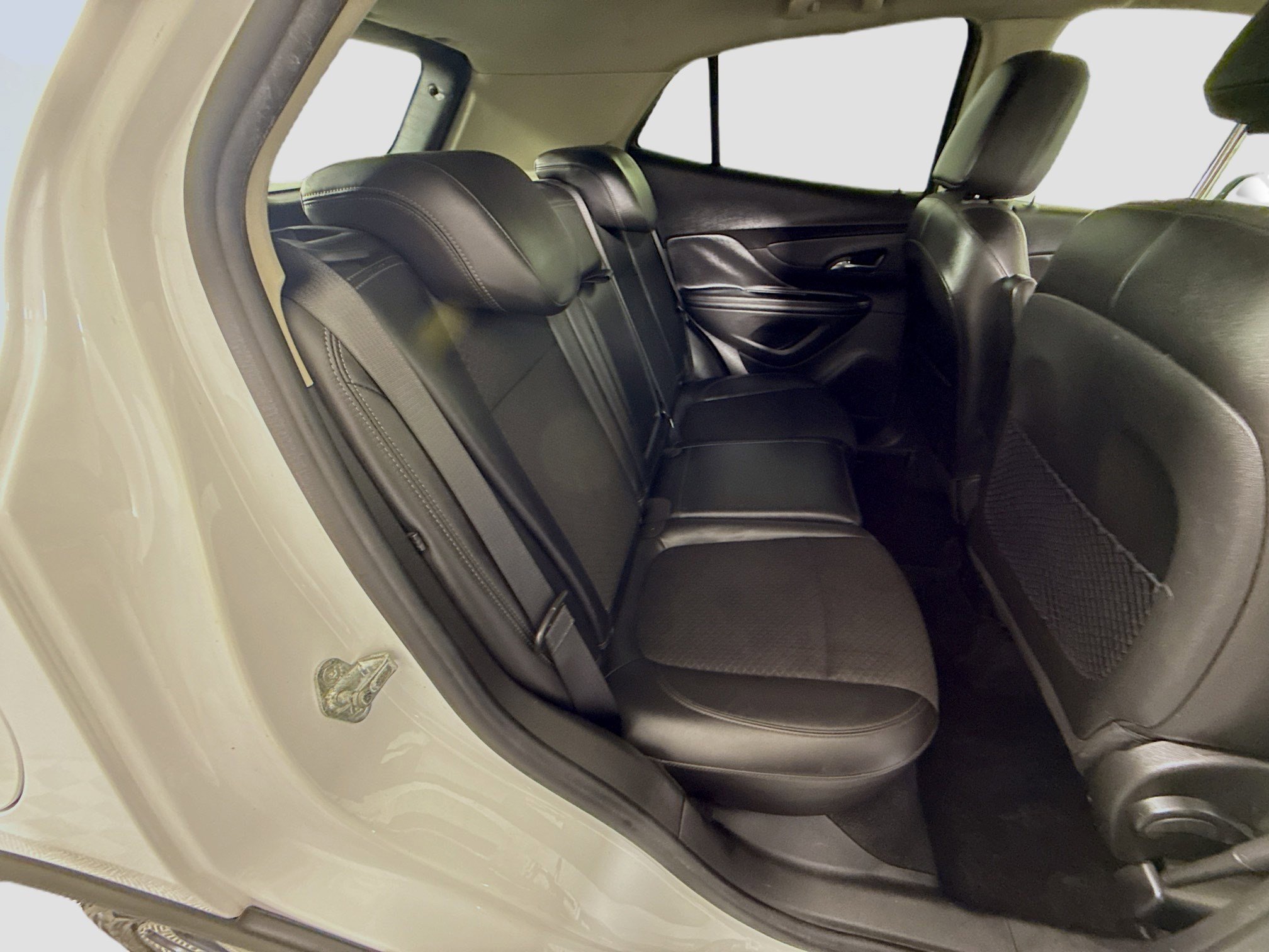 Used 2021 Buick Encore Preferred image 27